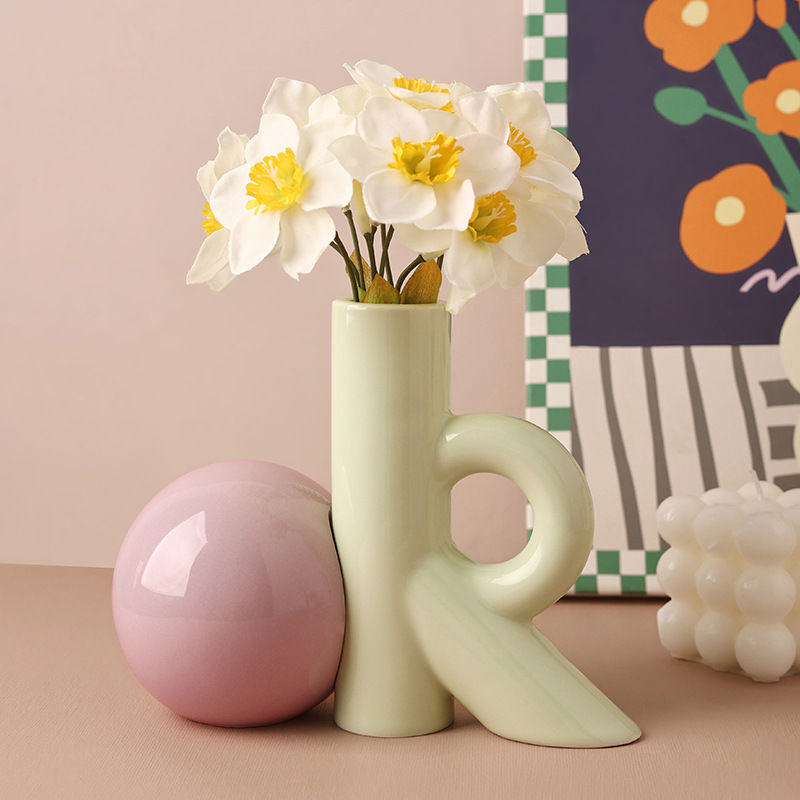 Vaso in ceramica a forma di OK - Ok Lighting Decor recensione e prezzo